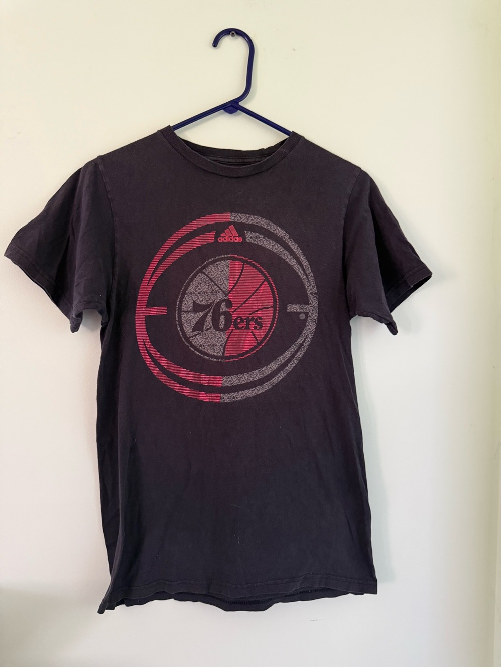 adidas Black Short-Sleeve 76ers Graphic Tee with Red Accents